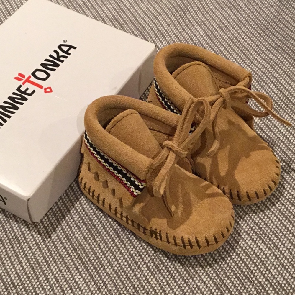 Minnetonka Baby Infant Braid Bootie moccasin | Size 2 | NIB